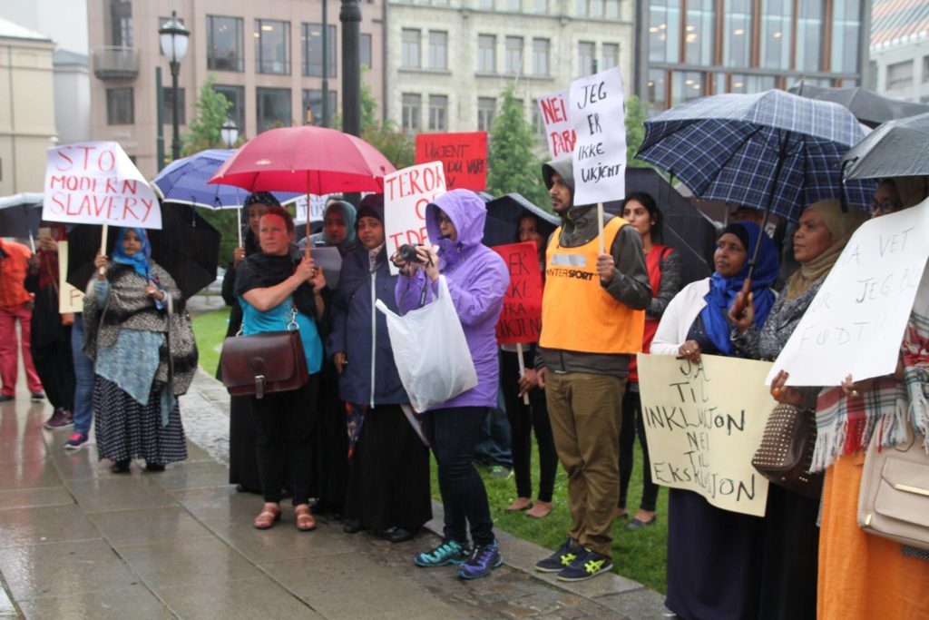 13461216_1757932301110985_1219923238_o[1]