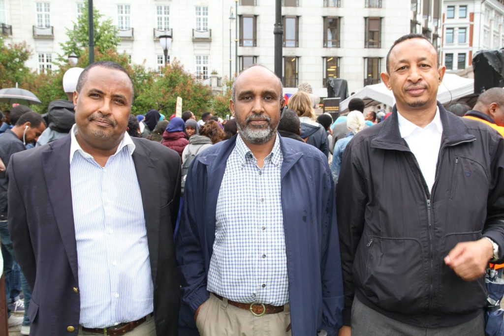 13467441_1757932317777650_1768086804_o[1]